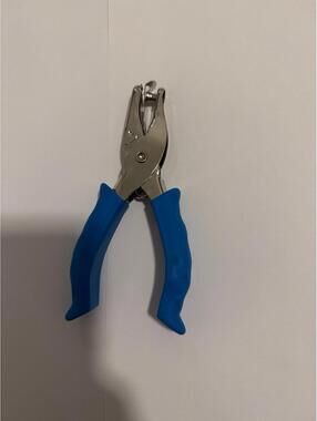 Handheld Hole Puncher with Blue Grip Office Tool